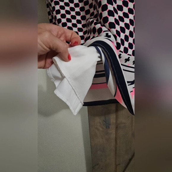 GIBIU Geometric shortsleeve shiftdress. Size small - Picture 3 of 10